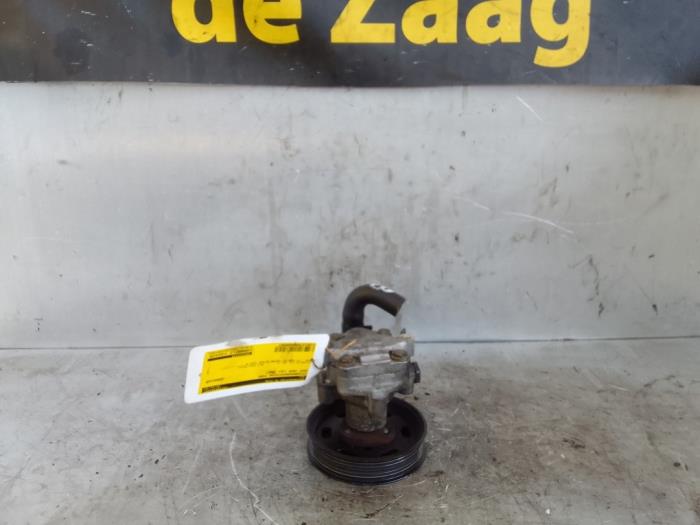 Usagé Pompe de direction Seat Inca (6K9) 1.9 SDI Prix € 70,00 Règlement à la marge proposé par Autodemontage de Zaag
