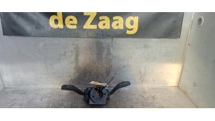 Usagé Commodo d'essuie glace Skoda Fabia II (5J) 1.2 TSI Prix € 40,00 Règlement à la marge proposé par Autodemontage de Zaag