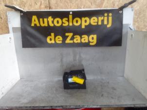 Usados Bomba de neumático Opel Corsa D 1.6i GSI 16V Turbo Ecotec Precio € 30,00 Norma de margen ofrecido por Autodemontage de Zaag