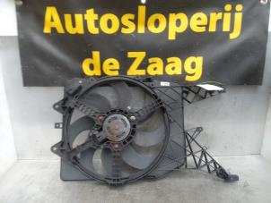Usagé Ventilateur radiateur Opel Corsa D 1.6i GSI 16V Turbo Ecotec Prix € 40,00 Règlement à la marge proposé par Autodemontage de Zaag
