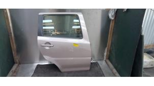 Używane Drzwi prawe tylne wersja 4-drzwiowa Daihatsu YRV (M2) 1.3 16V DVVT Cena € 50,00 Procedura marży oferowane przez Autodemontage de Zaag