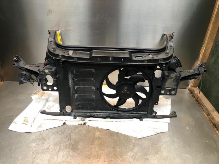 Begagnade Front BMW Mini (R50/53) 1.6 16V Cooper Pris € 50,00 Marginaltabell erbjuds av Autodemontage de Zaag