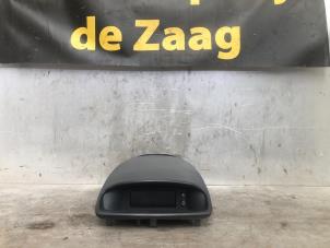 Używane Wyswietlacz wewnetrzny Opel Corsa D 1.4 16V Twinport Cena € 20,00 Procedura marży oferowane przez Autodemontage de Zaag