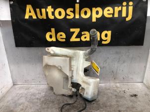 Usagé Pompe lave-glace avant Ford S-Max (GBW) 2.5 Turbo 20V Prix € 20,00 Règlement à la marge proposé par Autodemontage de Zaag