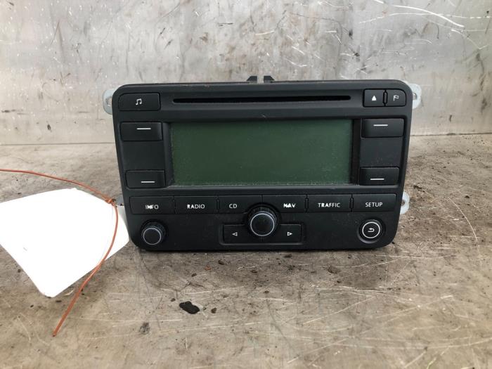 Radio from a Skoda Octavia Combi (1Z5) 1.6 FSI 16V 2006