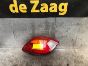 Używane Tylne swiatlo pozycyjne prawe Ford Ka I 1.3i Cena € 25,00 Procedura marży oferowane przez Autodemontage de Zaag