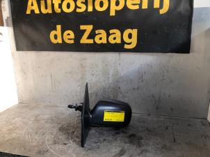 Usagé Rétroviseur extérieur gauche Toyota Yaris (P1) 1.0 16V VVT-i Prix € 25,00 Règlement à la marge proposé par Autodemontage de Zaag