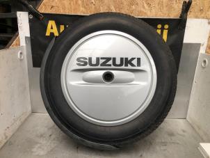 Usagé Roue de secours Suzuki Grand Vitara II (JT) 1.6 16V Prix € 100,00 Règlement à la marge proposé par Autodemontage de Zaag