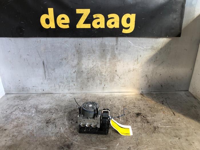 Usagé Pompe ABS Peugeot 208 I (CA/CC/CK/CL) 1.4 HDi Prix € 120,00 Règlement à la marge proposé par Autodemontage de Zaag
