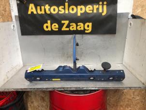 Used Lock plate Toyota Yaris (P1) 1.0 16V VVT-i Price on request offered by Autodemontage de Zaag