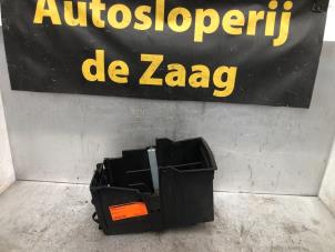 Gebrauchte Batterieträger Ford Focus 2 ST 2.5 20V ST Preis € 25,00 Margenregelung angeboten von Autodemontage de Zaag