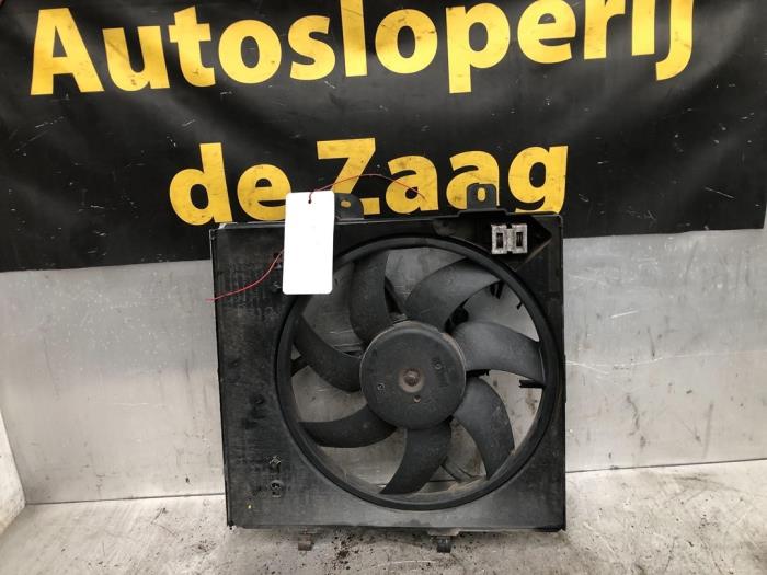 Gebrauchte Kühlerventilator Peugeot 208 I (CA/CC/CK/CL) 1.2 Vti 12V PureTech 82 Preis € 40,00 Margenregelung angeboten von Autodemontage de Zaag