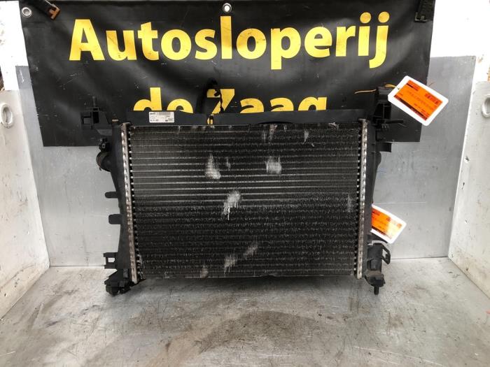 Usagé Radiateur Opel Corsa D 1.3 CDTi 16V Ecotec Prix € 40,00 Règlement à la marge proposé par Autodemontage de Zaag