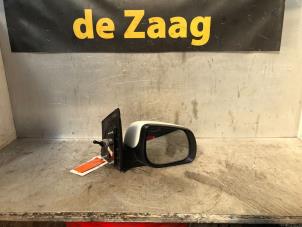 Used Wing mirror, right Kia Picanto (TA) 1.0 12V Price € 35,00 Margin scheme offered by Autodemontage de Zaag