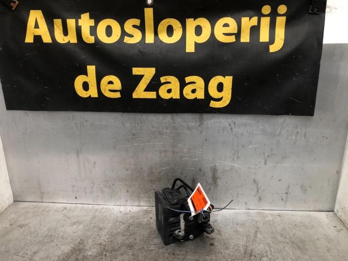 Gebrauchte ABS Pumpe Volvo V50 (MW) 1.8 16V Preis € 100,00 Margenregelung angeboten von Autodemontage de Zaag