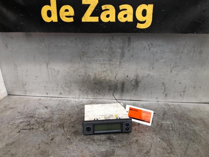Begagnade Innerdisplay Nissan Micra (K12) 1.2 16V Pris € 20,00 Marginaltabell erbjuds av Autodemontage de Zaag