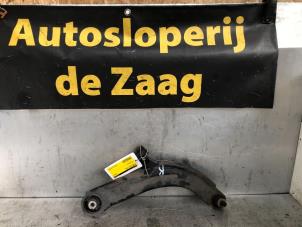 Usagé Bras de suspension avant droit Nissan Micra (K12) 1.2 16V Prix € 35,00 Règlement à la marge proposé par Autodemontage de Zaag