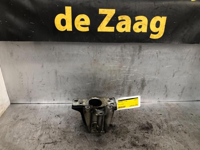 Usagé Support moteur Nissan Micra (K12) 1.2 16V Prix € 25,00 Règlement à la marge proposé par Autodemontage de Zaag