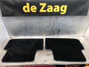 Usagé Kit tapis Seat Ibiza V (KJB) 1.0 TSI 12V Prix € 40,00 Règlement à la marge proposé par Autodemontage de Zaag