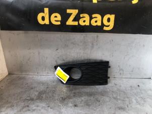 Używane Pokrywa swiatla przeciwmgielnego lewa Seat Leon (1P1) 1.4 TSI 16V Cena € 20,00 Procedura marży oferowane przez Autodemontage de Zaag