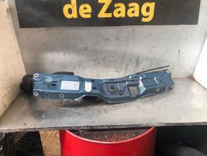 Używane Plyta zamka przedniego Opel Meriva 1.8 16V Cena € 25,00 Procedura marży oferowane przez Autodemontage de Zaag