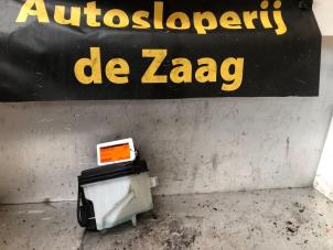 Usados Depósito de lavaparabrisas delante Hyundai Getz 1.3i 12V Precio € 20,00 Norma de margen ofrecido por Autodemontage de Zaag