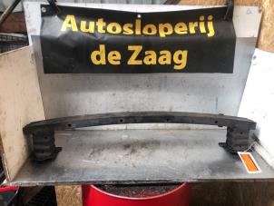 Usagé Traverse inférieure Peugeot 207 SW (WE/WU) 1.6 16V Prix € 40,00 Règlement à la marge proposé par Autodemontage de Zaag