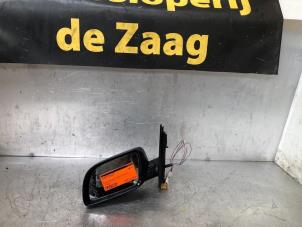 Used Wing mirror, left Volkswagen Polo IV (9N1/2/3) 1.4 16V Price € 25,00 Margin scheme offered by Autodemontage de Zaag