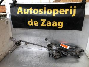 Used Wiper motor + mechanism Mitsubishi Grandis (NA) 2.4 16V MIVEC Price € 35,00 Margin scheme offered by Autodemontage de Zaag