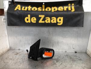 Usagé Rétroviseur extérieur droit Ford Fusion 1.4 16V Prix € 30,00 Règlement à la marge proposé par Autodemontage de Zaag