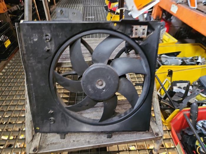Gebrauchte Kühlerventilator Citroen DS3 (SA) 1.6 VTi 120 16V Preis € 40,00 Margenregelung angeboten von Autodemontage de Zaag