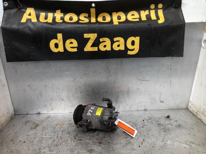 Usagé Pompe clim Ford Fiesta 6 (JA8) 1.0 SCI 12V 80 Van Prix € 90,00 Règlement à la marge proposé par Autodemontage de Zaag