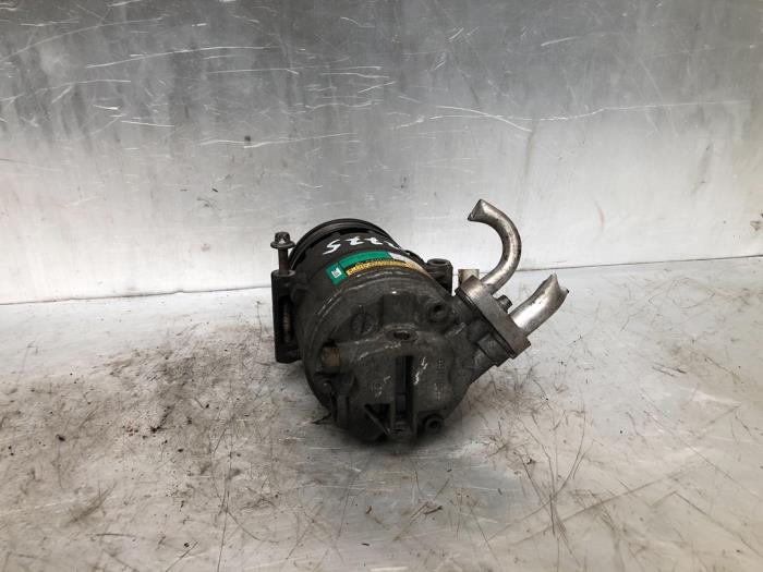 Air conditioning pump from a Opel Corsa C (F08/68) 1.4 16V 2001