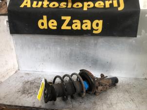 Used Front shock absorber rod, right Ford Focus 3 1.0 Ti-VCT EcoBoost 12V 125 Price € 40,00 Margin scheme offered by Autodemontage de Zaag