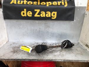 Used Front drive shaft, left Renault Kangoo (KC) 1.6 16V Price € 25,00 Margin scheme offered by Autodemontage de Zaag