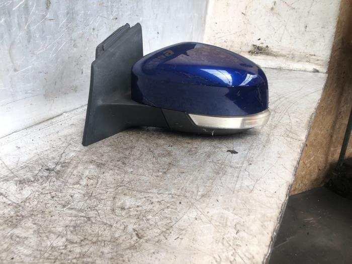 Wing mirror, left from a Ford Focus 3 1.0 Ti-VCT EcoBoost 12V 125 2014