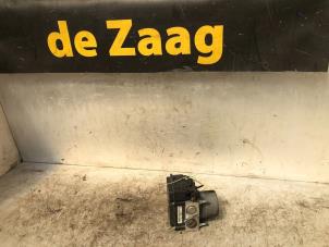 Used ABS pump Opel Tigra Twin Top 1.4 16V Price € 60,00 Margin scheme offered by Autodemontage de Zaag