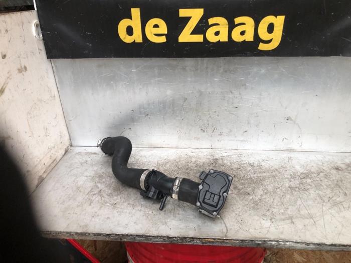 Gebrauchte Drosselklappengehäuse Ford Focus 3 1.0 Ti-VCT EcoBoost 12V 125 Preis € 50,00 Margenregelung angeboten von Autodemontage de Zaag