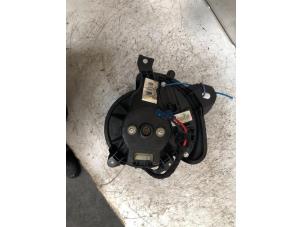 Used Heating and ventilation fan motor Opel Corsa D 1.4 16V Twinport Price € 40,00 Margin scheme offered by Autodemontage de Zaag