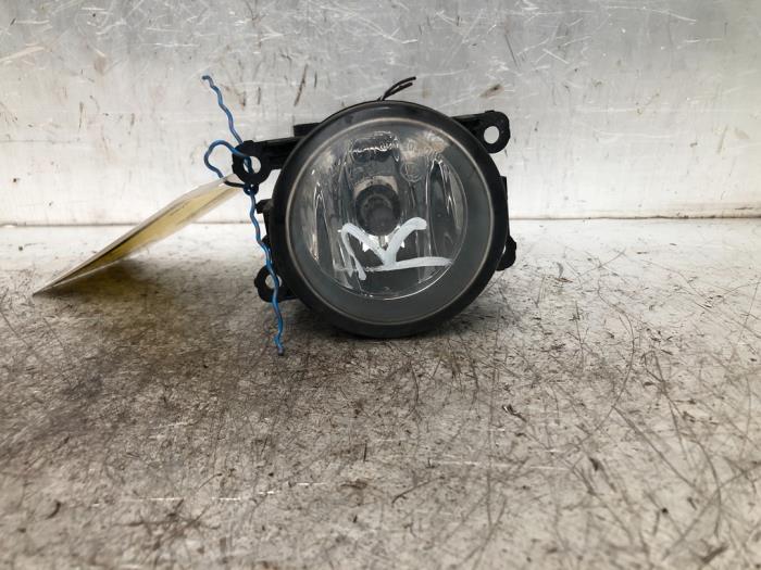 Fog light, front right from a Ford Focus 3 1.0 Ti-VCT EcoBoost 12V 100 2013