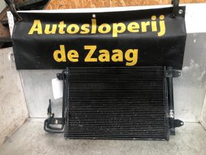 Usados Radiador de aire acondicionado Volkswagen Golf V (1K1) 1.4 FSI 16V Precio € 40,00 Norma de margen ofrecido por Autodemontage de Zaag