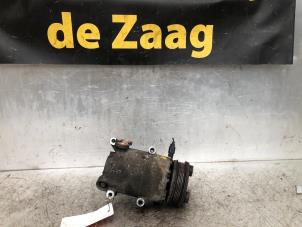 Usados Bomba de aire acondicionado Ford Focus 2 Wagon 1.6 16V Precio € 70,00 Norma de margen ofrecido por Autodemontage de Zaag