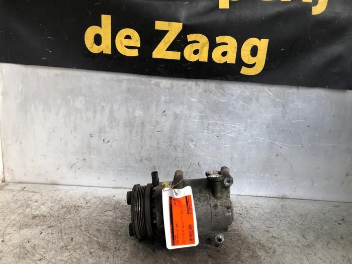 Usagé Pompe clim Ford Focus 2 Wagon 1.8 16V Prix € 90,00 Règlement à la marge proposé par Autodemontage de Zaag