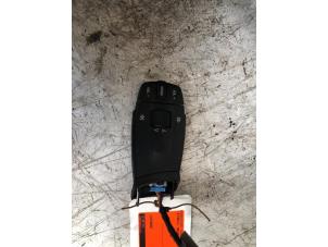Used Radio remote control Seat Ibiza IV (6J5) 1.2 12V Price € 15,00 Margin scheme offered by Autodemontage de Zaag