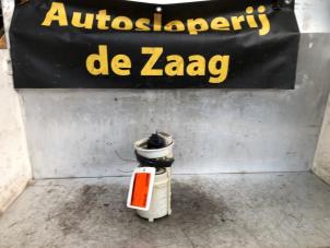 Usagé Pompe essence Volkswagen Polo IV (9N1/2/3) 1.4 16V Prix € 40,00 Règlement à la marge proposé par Autodemontage de Zaag