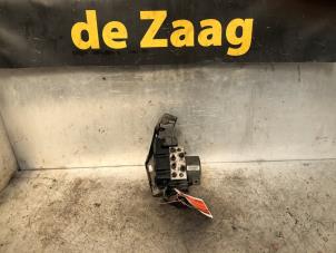 Usagé Pompe ABS Mini Mini (R56) 1.6 16V Cooper Prix € 100,00 Règlement à la marge proposé par Autodemontage de Zaag