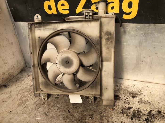 Ventilador de radiador de un Peugeot 107 1.0 12V 2011