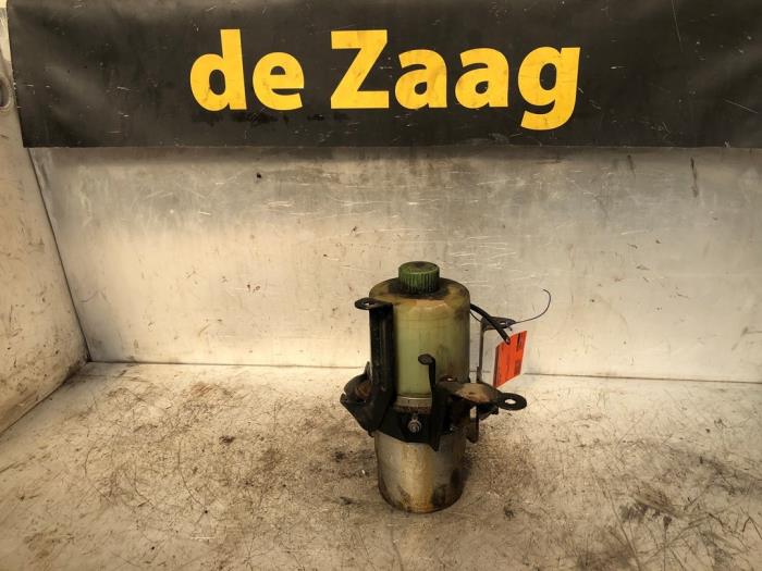 Usagé Pompe de direction Volkswagen Polo IV (9N1/2/3) 1.2 Prix € 90,00 Règlement à la marge proposé par Autodemontage de Zaag