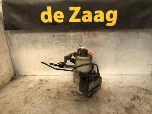 Used Power steering pump Volkswagen Fox (5Z) 1.2 Price € 125,00 Margin scheme offered by Autodemontage de Zaag