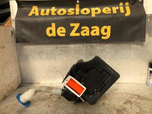 Używane Pompa spryskiwacza przód Volkswagen Polo V (6R) 1.2 TDI 12V BlueMotion Cena € 20,00 Procedura marży oferowane przez Autodemontage de Zaag